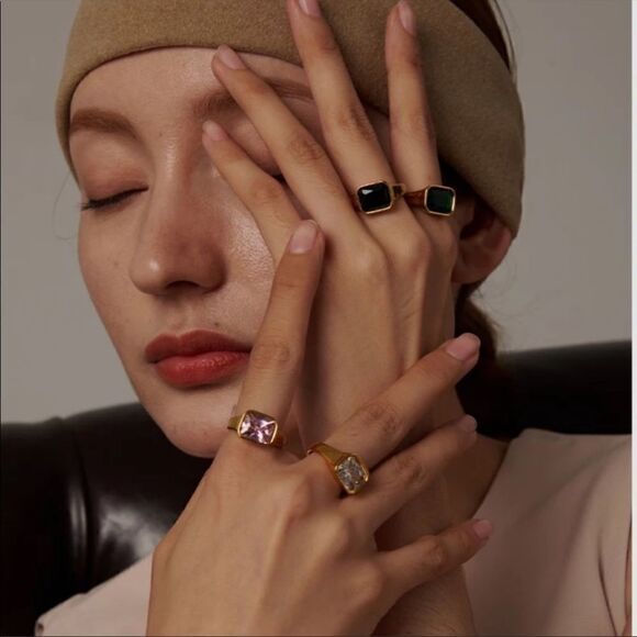 #38 NEW Beautiful Emerald Green Gold Ring - Picture 5 of 9